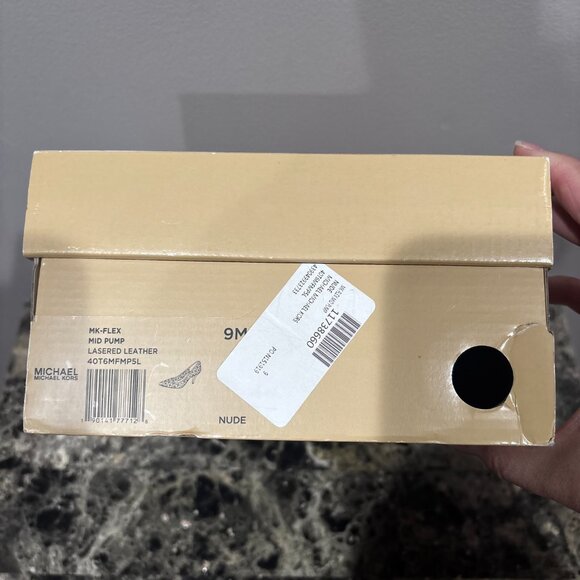 Micheal Kors Women's MK Flex Mid Perforated Pumps Nude SZ: 9M - Picture 14 of 16